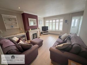 Lounge- click for photo gallery